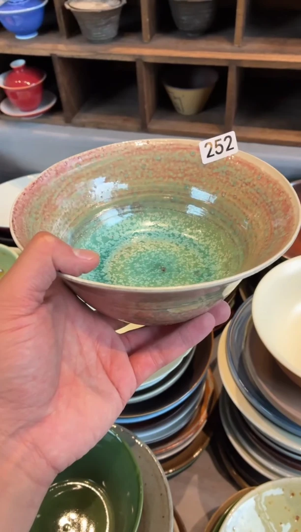 瓷片卿*久252 微瑕窑变绿红手工碗1个