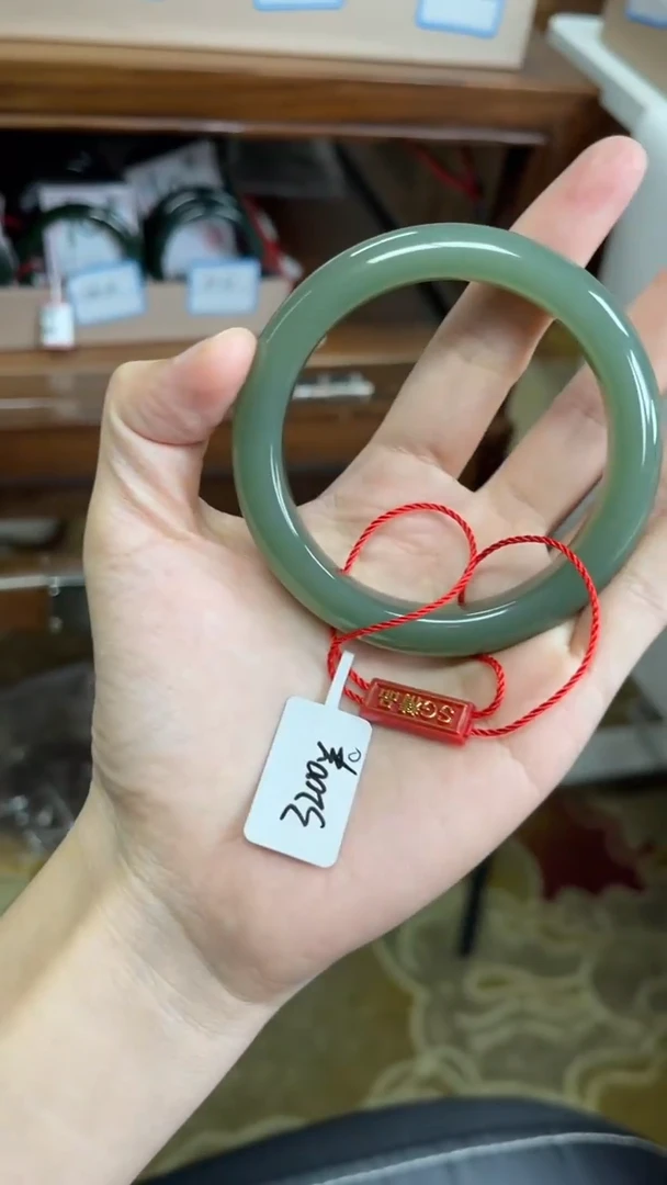 未镶嵌手镯和田玉56