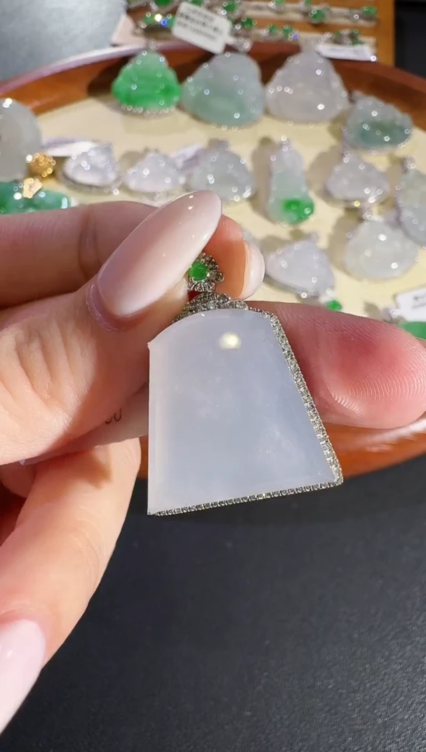 颈饰18K金镶嵌翡翠【源头工厂】钻石镶嵌