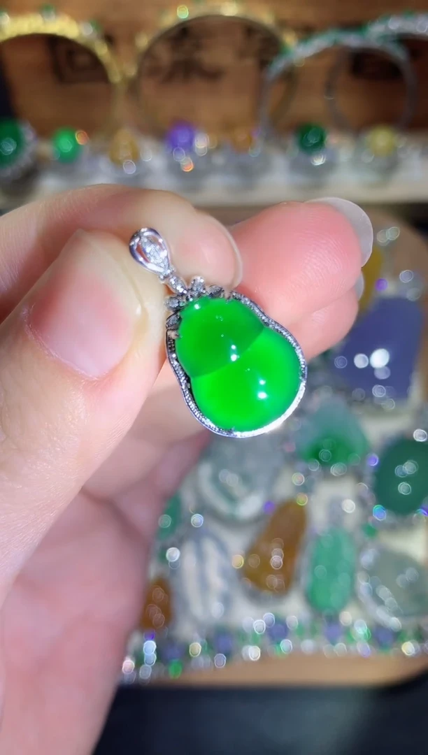 翡翠18K金镶嵌吊坠(不含链)18团购多样性发其一