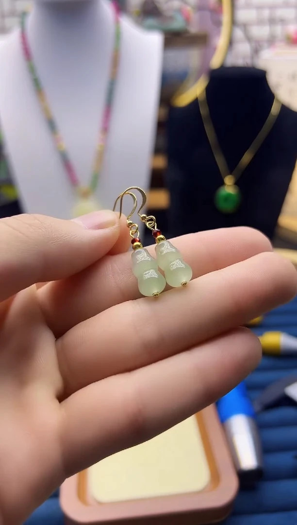 【闪购商品】和田玉耳饰14K金镶嵌E69