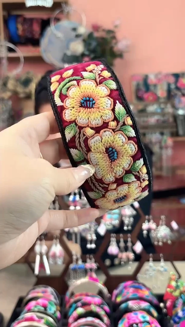 艺枝独绣手工饰品   351