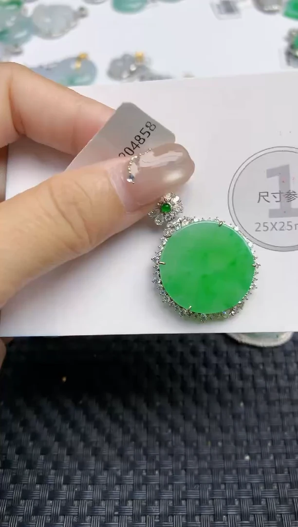 颈饰18K金镶嵌翡翠天然缅甸A货翡翠百元以上9元证书费自理