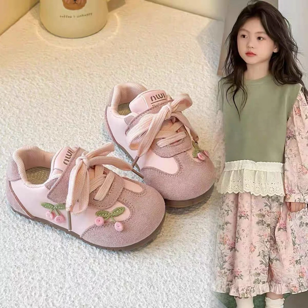 春秋女童鞋子宝宝运动鞋公主板鞋小童休闲鞋软底儿童幼儿园户外鞋