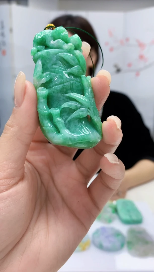 【闪购商品】定制翡翠未镶嵌4829lr-毛货挂件44