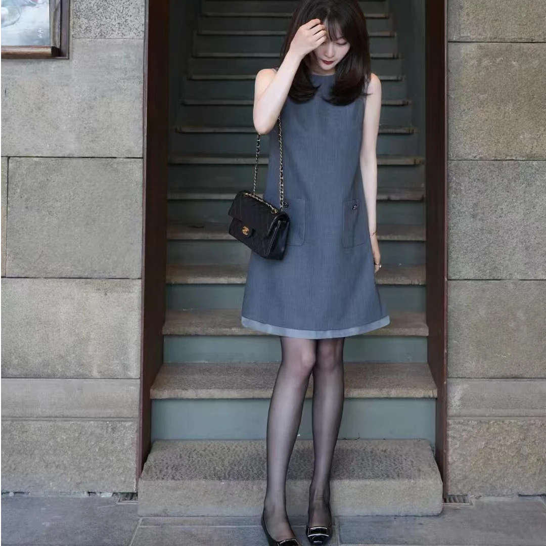 2025夏季超好看独特漂亮裙子女装法式气质轻奢感灰色背心连衣裙子