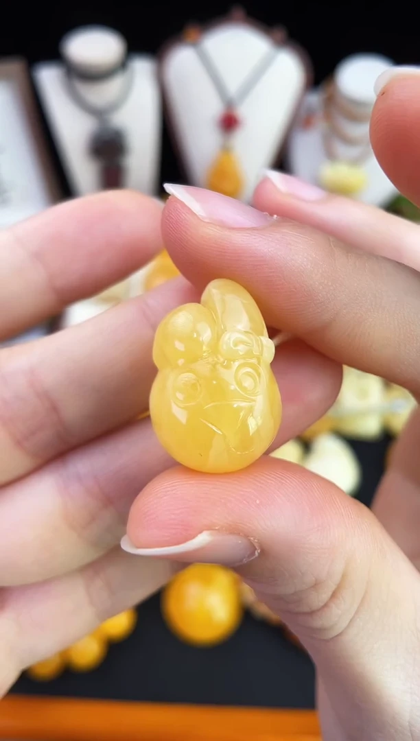 琥珀未镶嵌珠宝奇石柒月