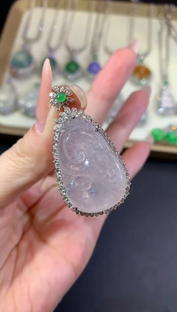 吊坠(不含链)18K金镶嵌翡翠67-如意