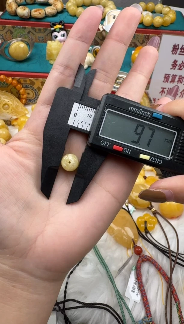 琥珀未镶嵌珠宝奇石9+微瑕单珠HZ115