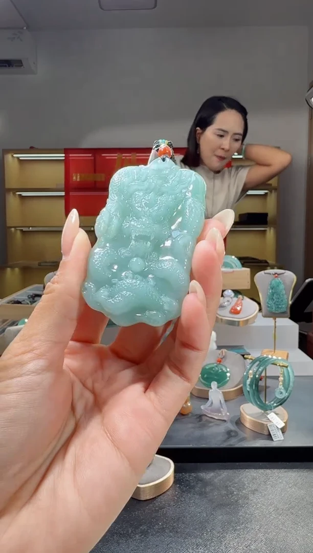 吊坠(不含链)未镶嵌翡翠龙牌（多样性发其一）