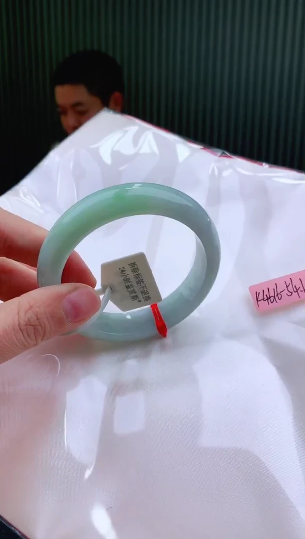 未镶嵌手镯翡翠54+