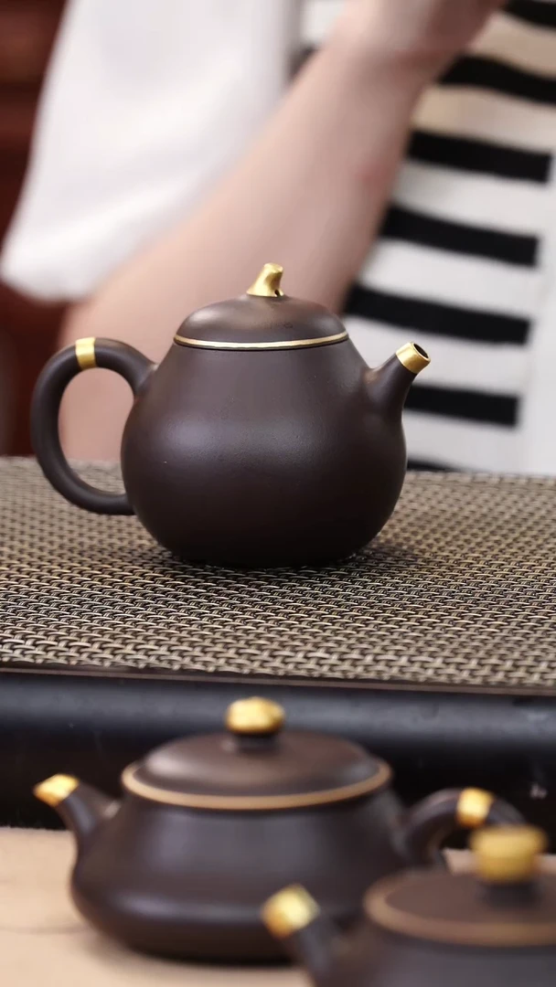 茶壶紫砂四号井茄皮紫泥描金茄瓜150cc