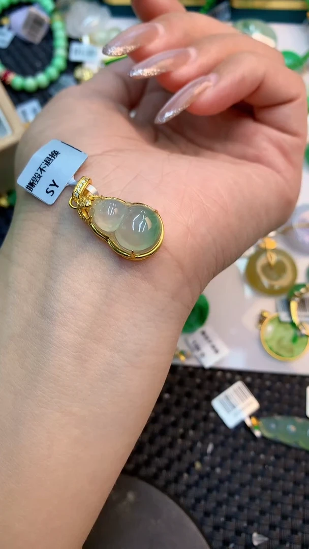 颈饰未镶嵌翡翠1