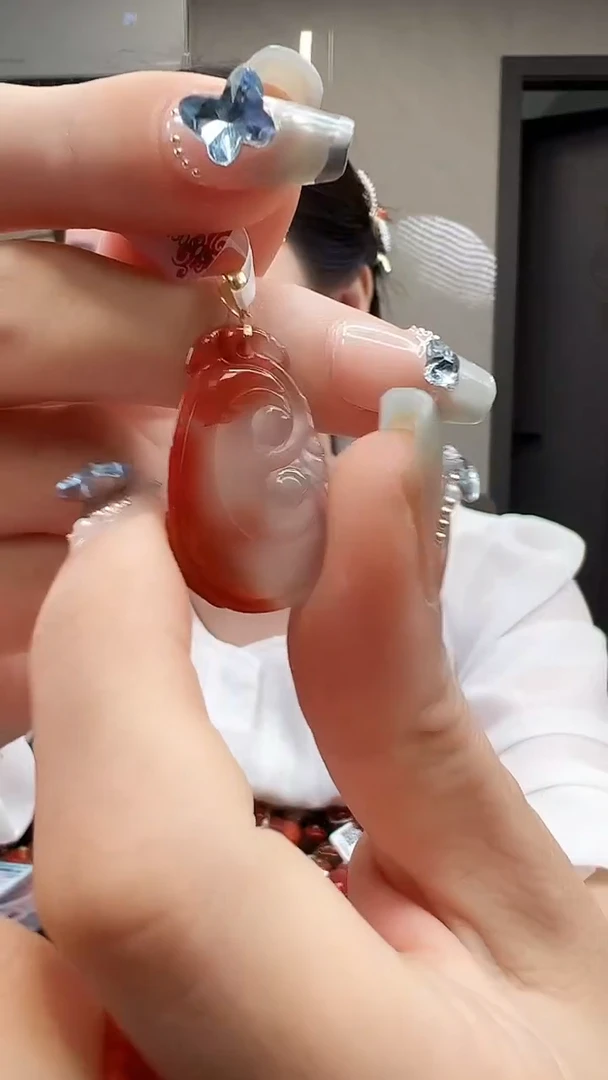 吊坠(不含链)18K金镶嵌南红玛瑙/冰飘如意