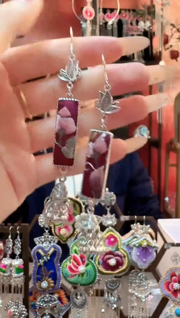 织绣云织谣民族风精美饰品   16