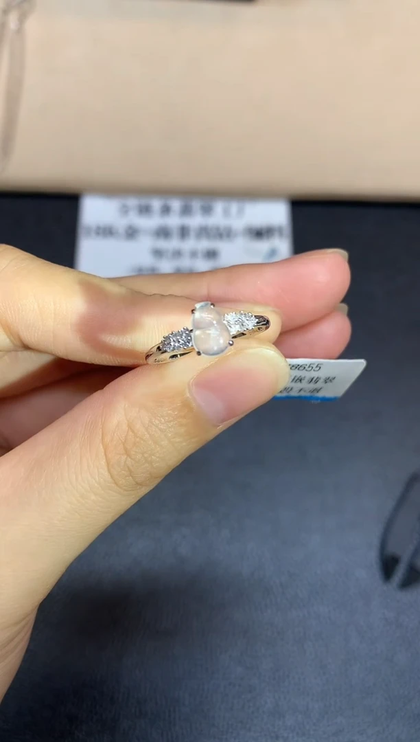 18K金镶嵌戒指翡翠葫芦【无服务费