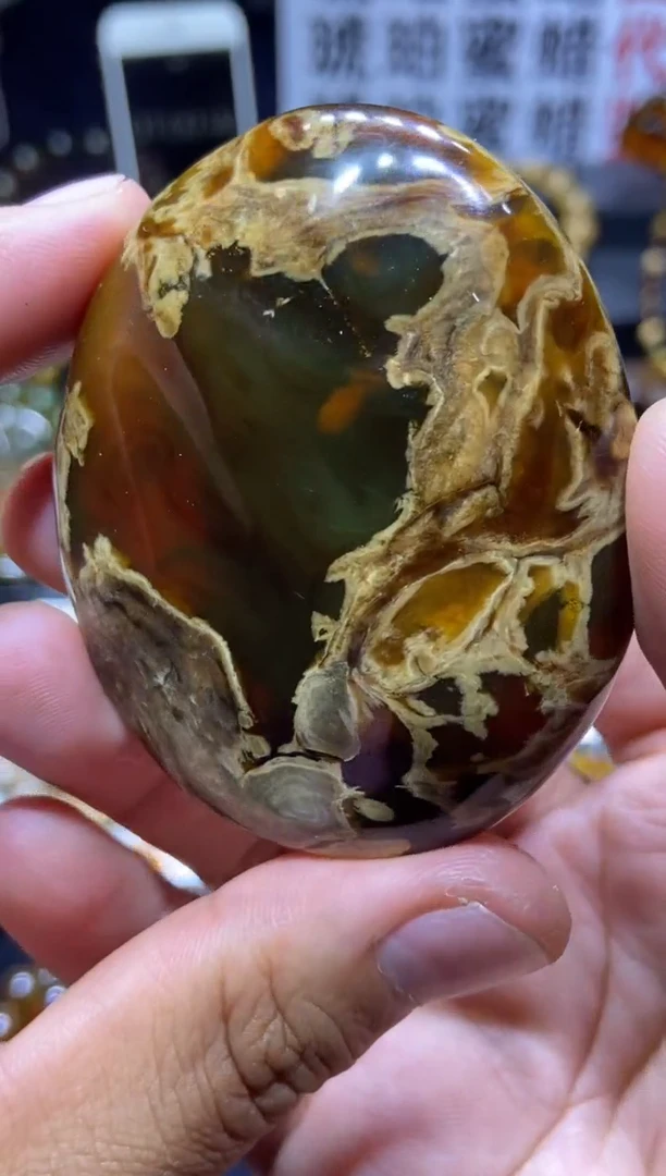 琥珀未镶嵌珠宝奇石吊坠