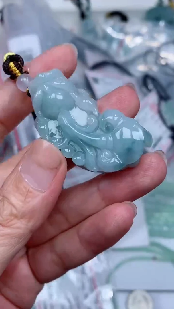 颈饰未镶嵌翡翠吊坠