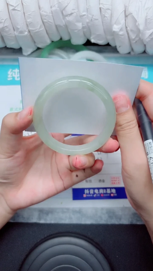 未镶嵌手镯石英质玉285-52