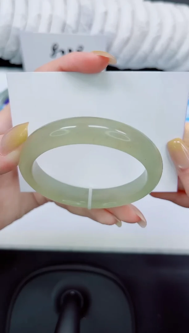 石英质玉手镯未镶嵌55