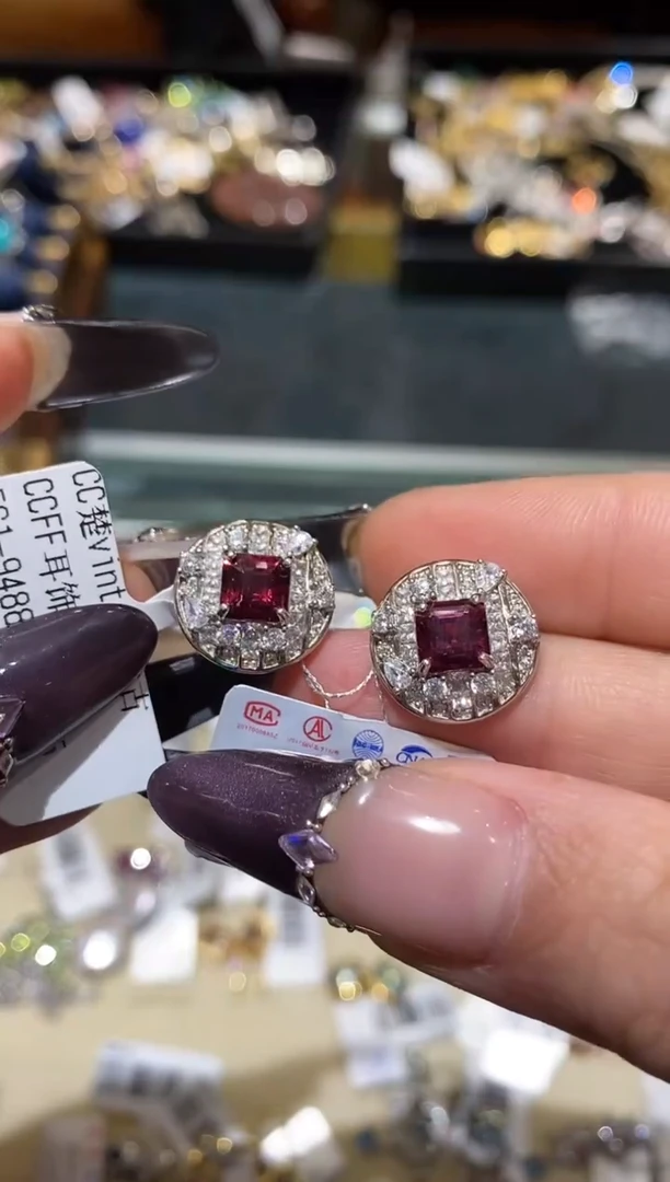 银S925镶嵌耳饰石榴石楚楚珠宝中古甄选不退换