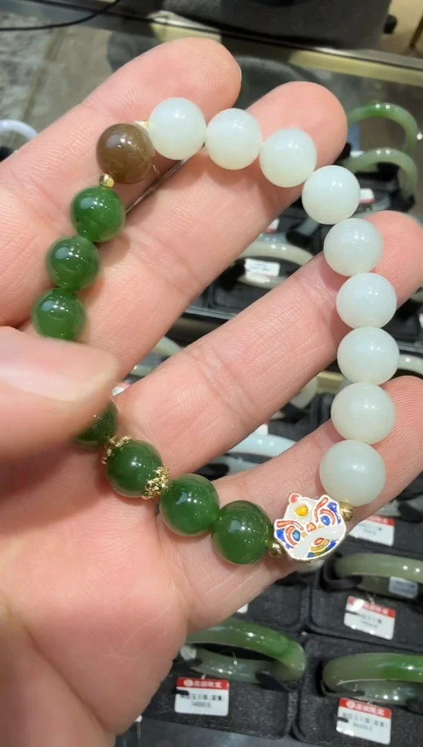 未镶嵌手链和田玉多样性发一