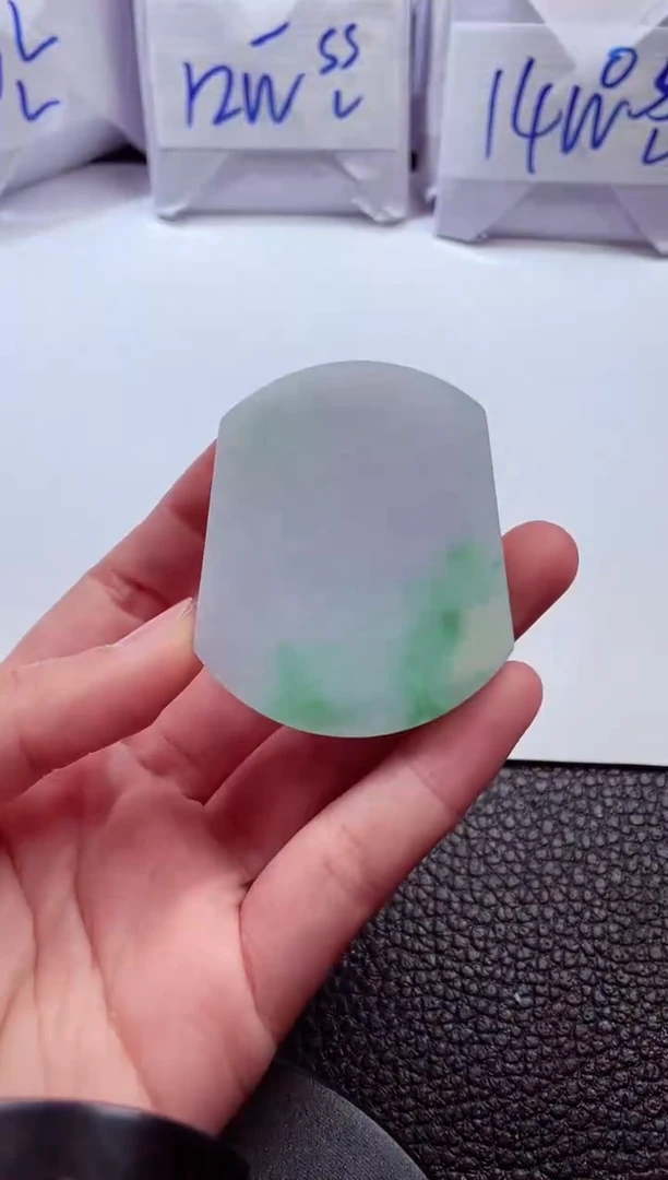 颈饰未镶嵌翡翠000074223