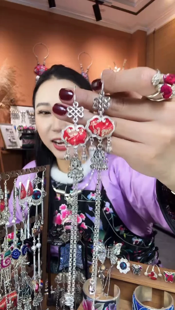 【闪购商品】刺绣纯手工民族风耳环