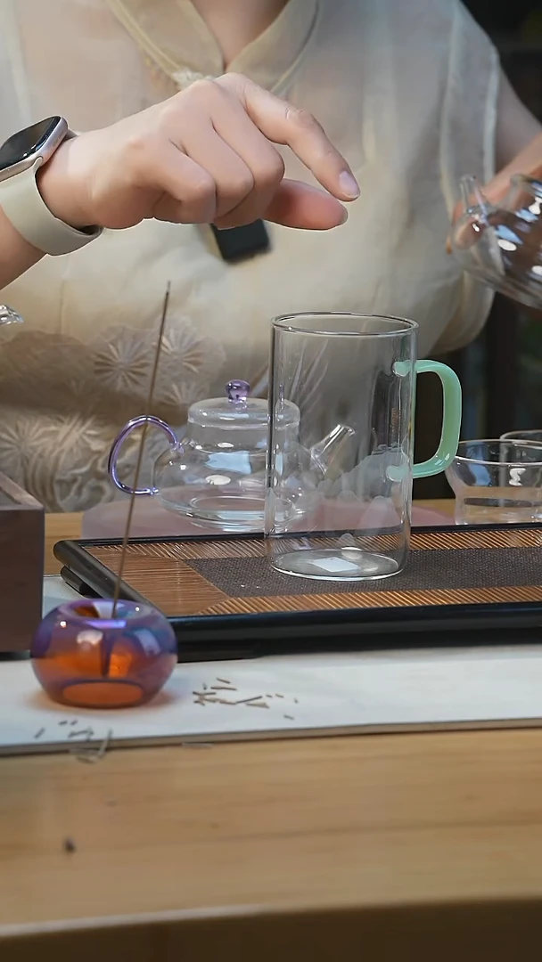 绿玉把手山峰绿茶杯