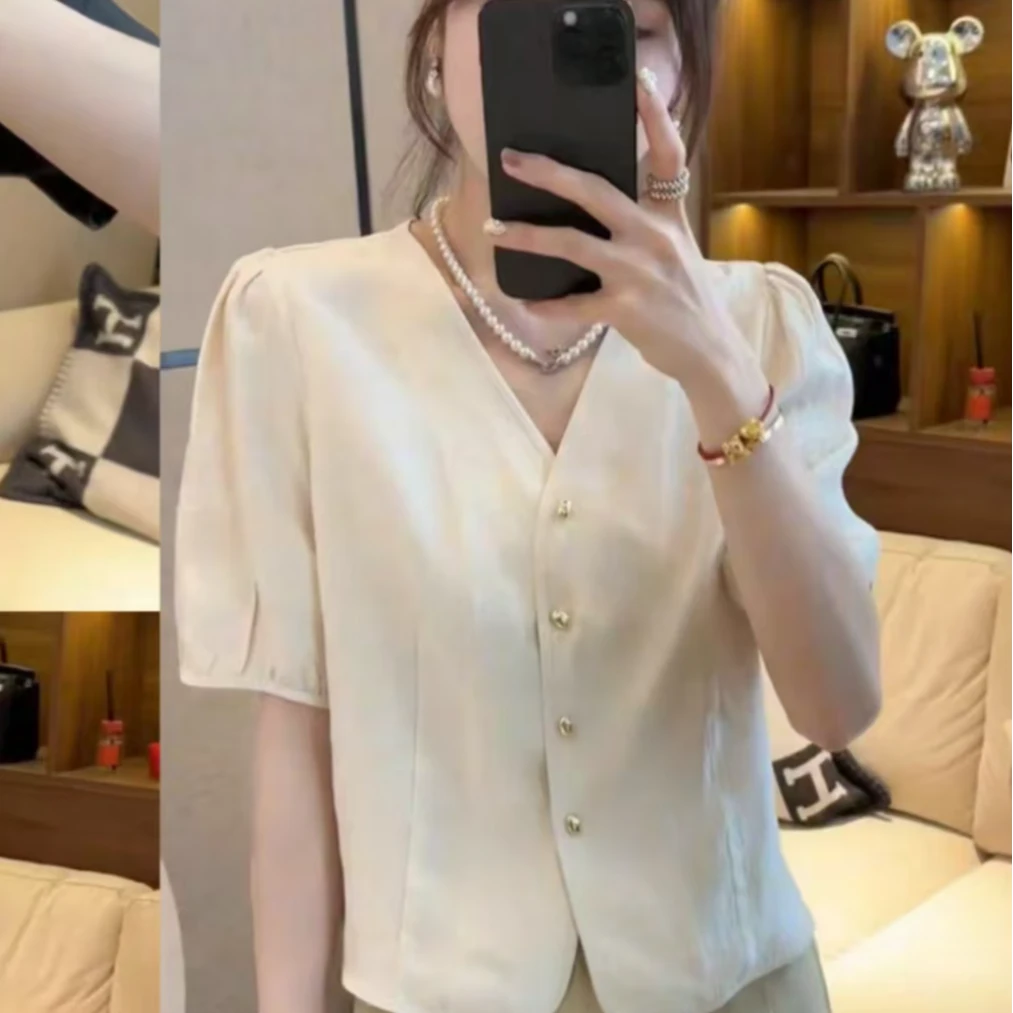 【锦衣服饰】WZ 6816 V领金扣泡泡袖小衫