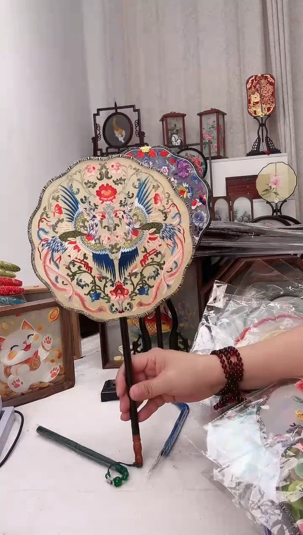 扇子苏绣作品手工团扇