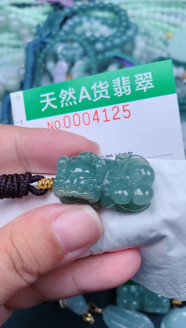 翡翠未镶嵌颈饰.0004125