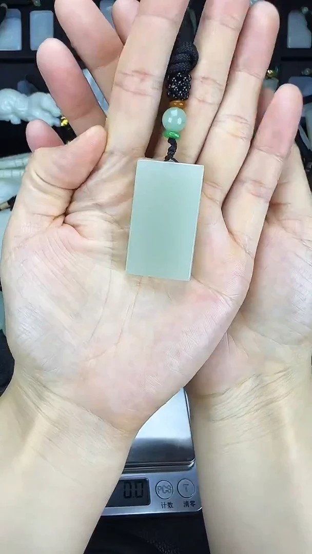 颈饰未镶嵌和田玉六刀牌