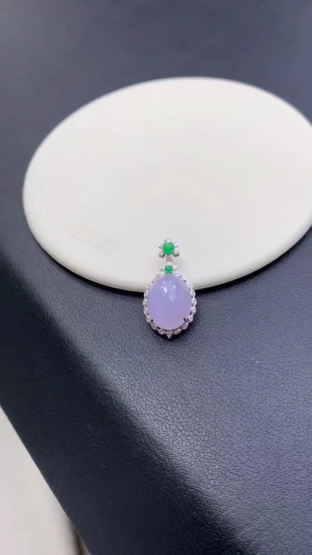 颈饰18K金镶嵌翡翠48小时鉴赏期 退货不扣服务费