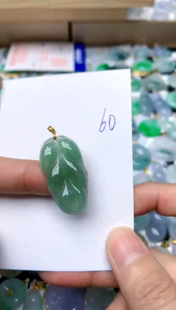 【闪购商品】翡翠颈饰18K金镶嵌60天然A货翡翠
