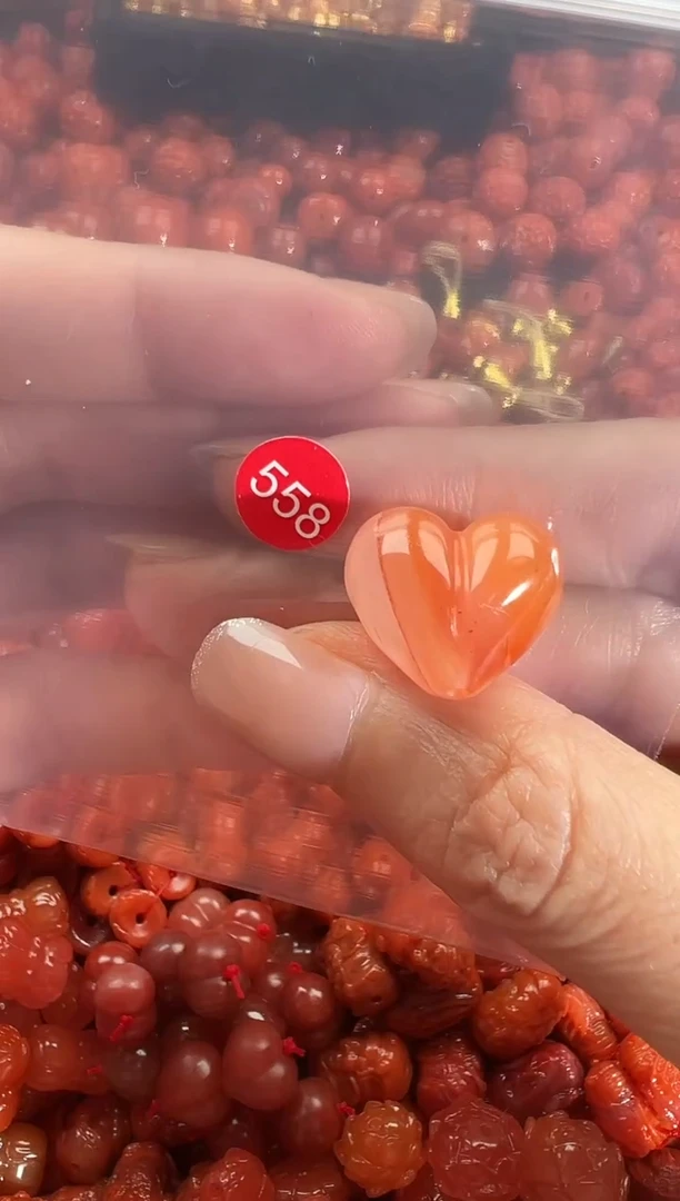 颈饰未镶嵌南红玛瑙1