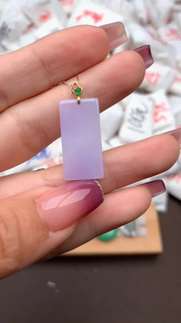 【闪购商品】翡翠挂件18K金镶嵌—