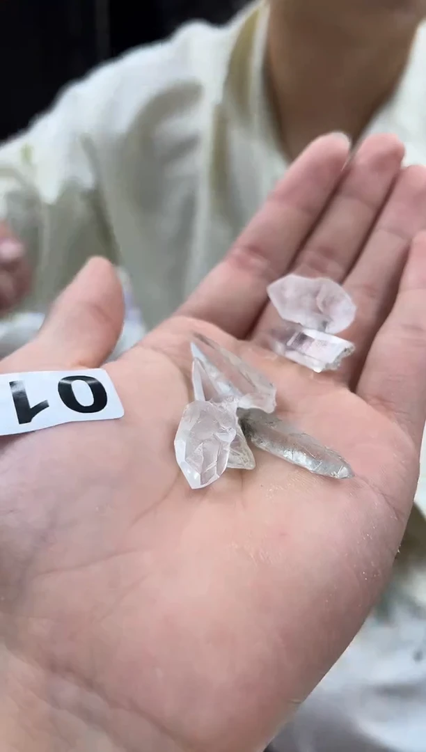 未镶嵌水晶大型摆件（非配饰）L****?列姆利亚水晶 018一个人的