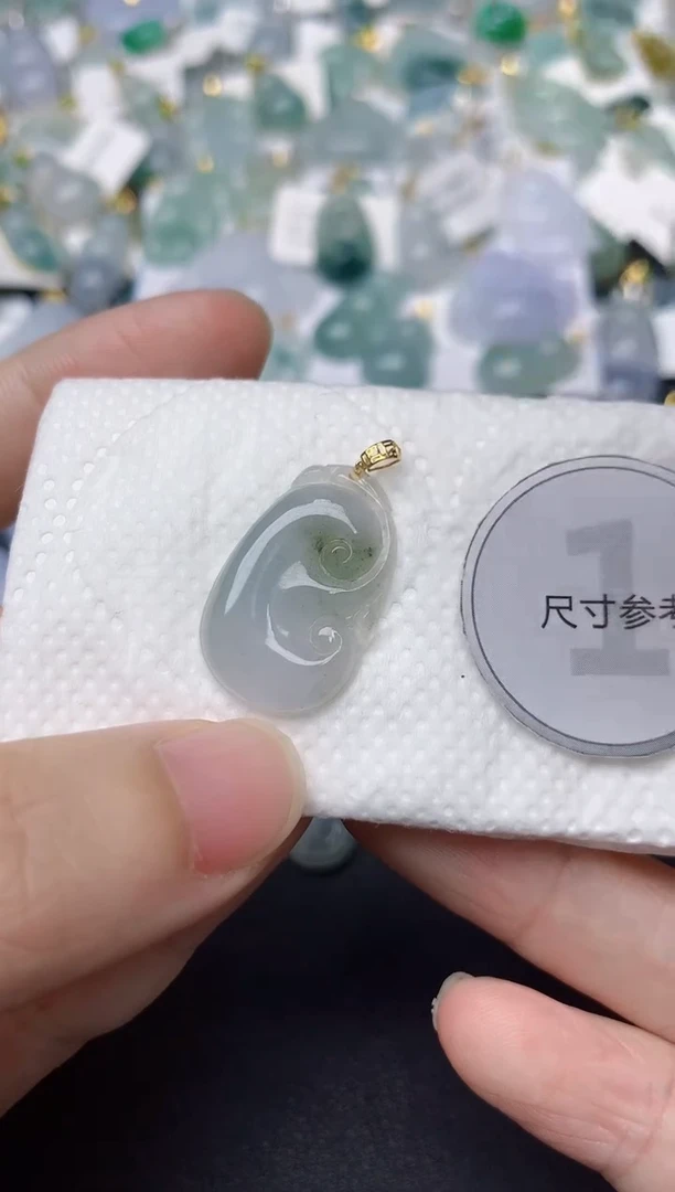 颈饰18K金镶嵌翡翠天然缅甸A货翡翠