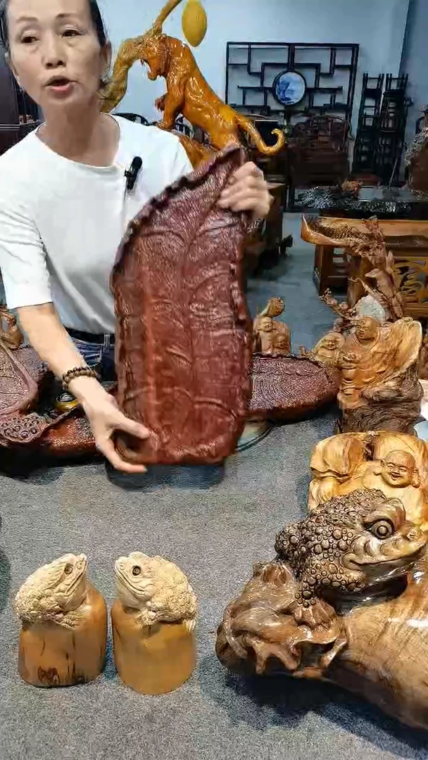 木金星  紫檀木，大叶有成干泡，手工雕刻,52-23-3