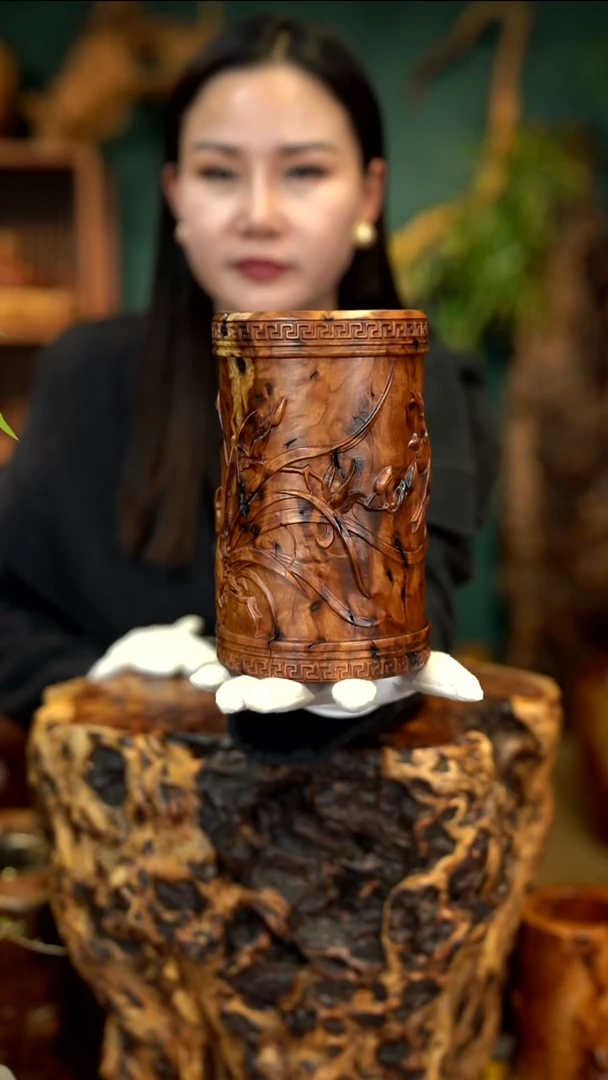 木幸**号雷击枣木笔筒