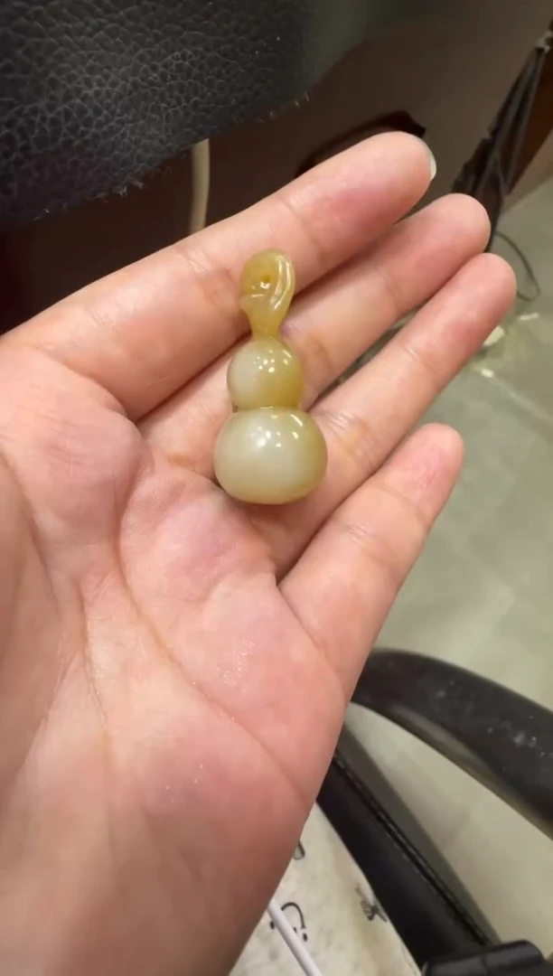 吊坠(不含链)未镶嵌和田玉金山糖白挂件（产地直发）