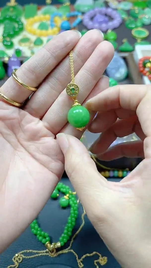 吊坠(赠链)14K金镶嵌翡翠16mm绿弹珠