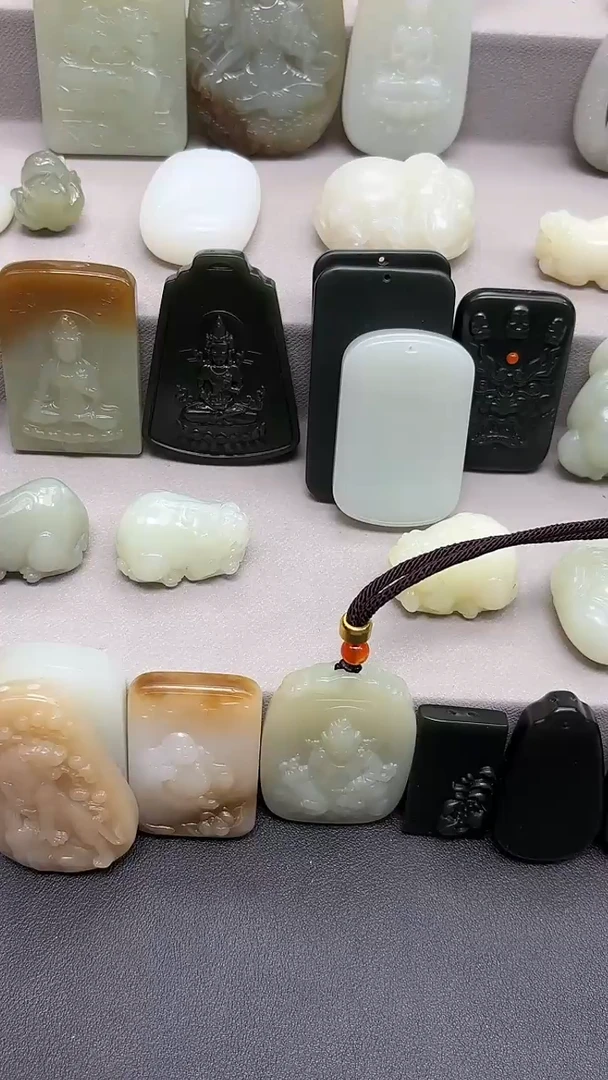 和田玉未镶嵌颈饰·