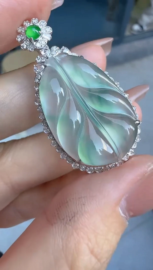 吊坠(不含链)18K金镶嵌翡翠多样性团购发货一件