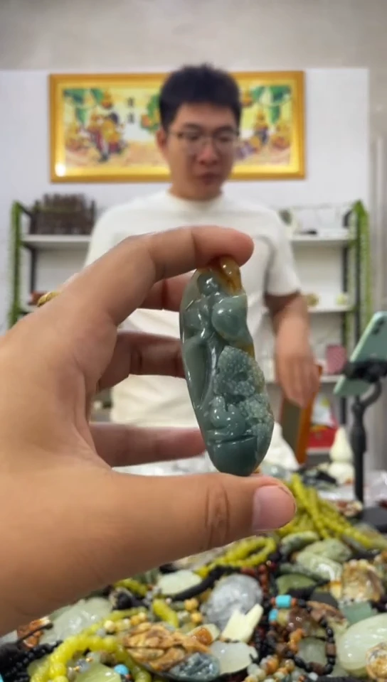 未镶嵌岫玉吊坠