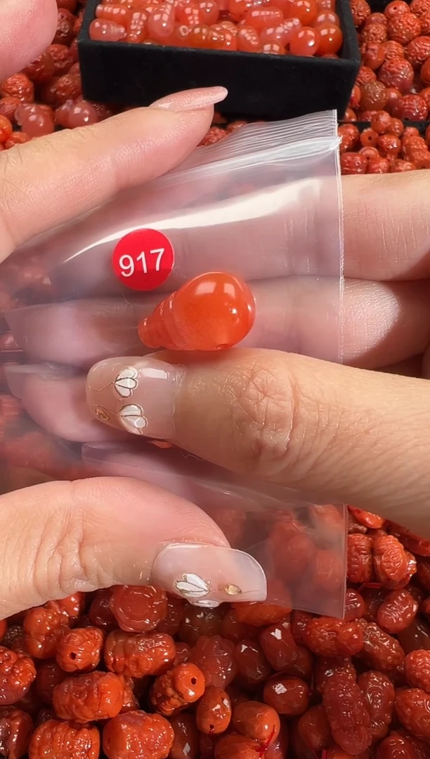 颈饰未镶嵌南红玛瑙1