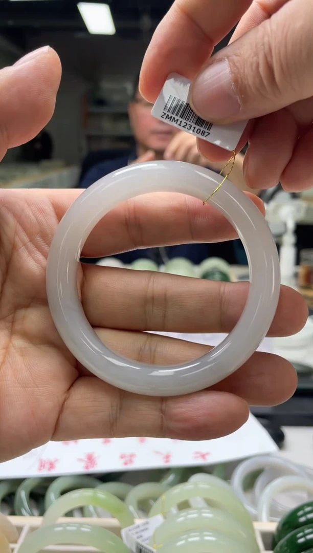 【闪购商品】和田玉手镯未镶嵌编码0187 圈口57-58