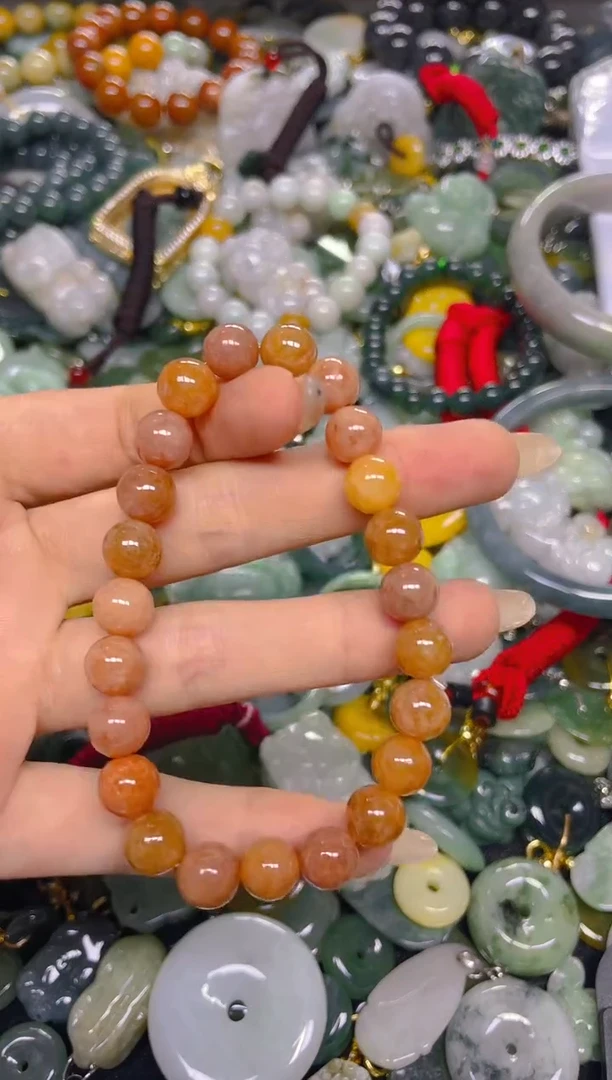 颈饰未镶嵌翡翠8MM/ J /翡翠A货，一件也是批发价
