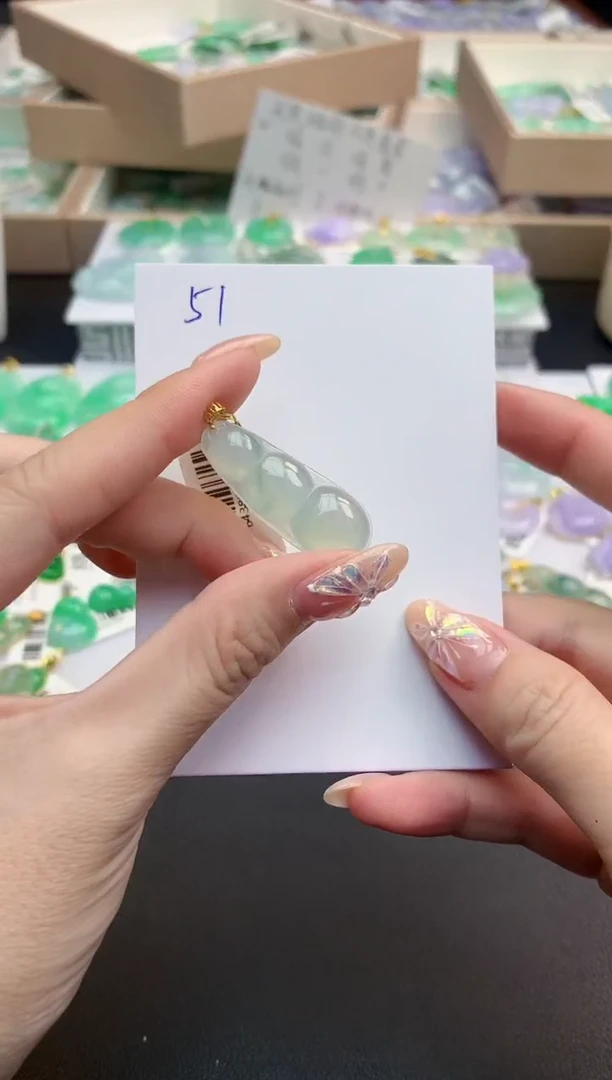 颈饰18K金镶嵌翡翠天然缅甸A货翡翠